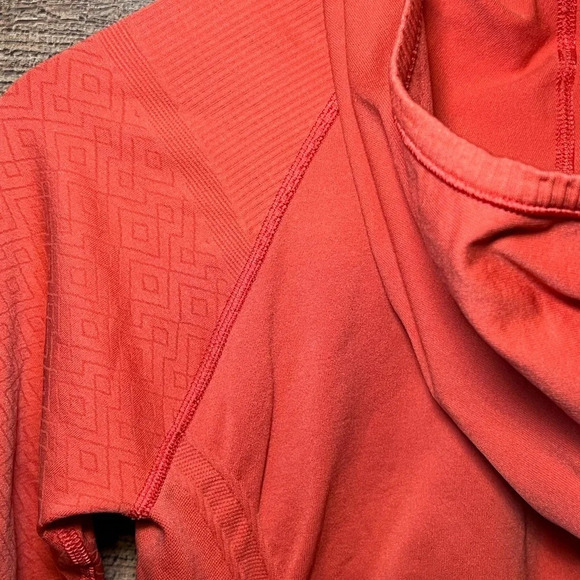 🌻 Athleta Tracker Hoodie in Cosmic Orange Women's size XS seamless activewear - Picture 5 of 8